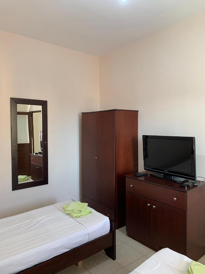 Ylli Cunaj Apartments Саранде Екстериор снимка